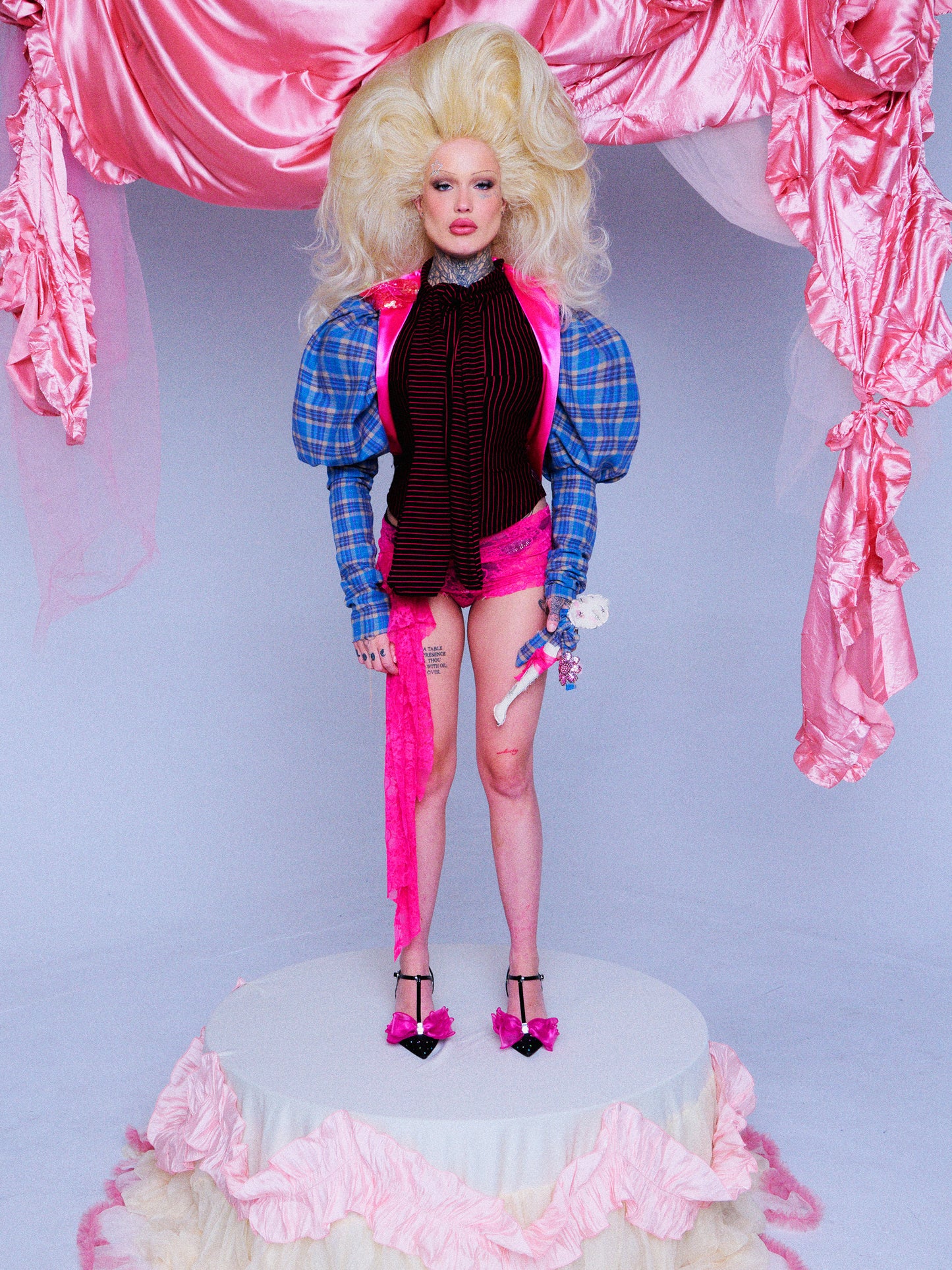 RIBBON TOP IN BLACK & PINK STRIPE