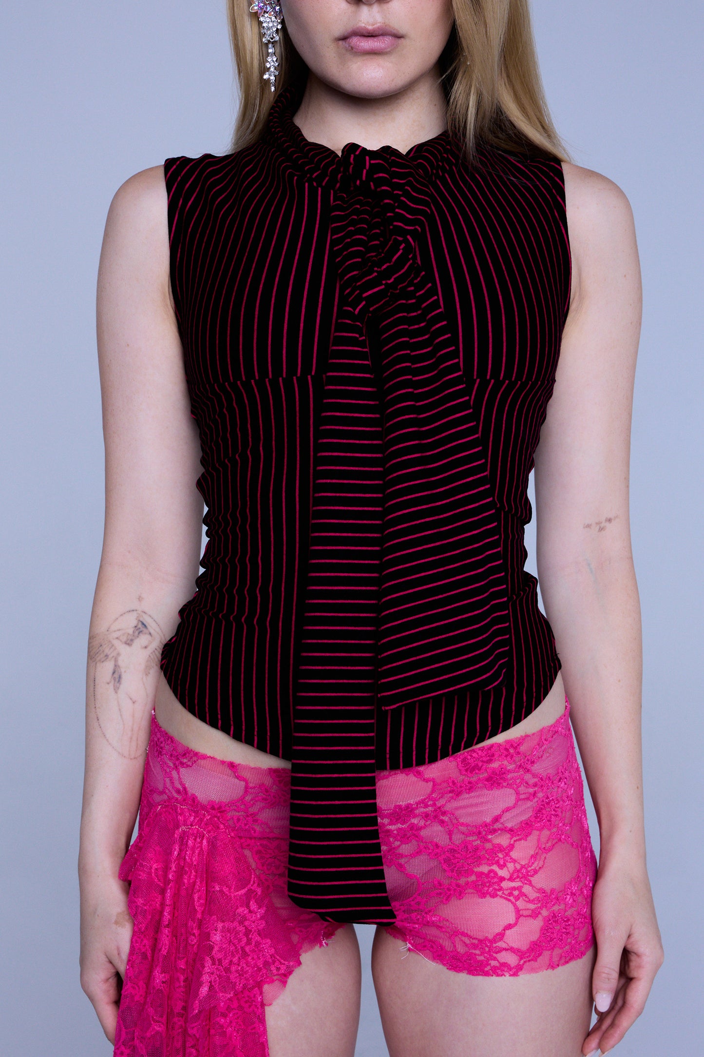 RIBBON TOP IN BLACK & PINK STRIPE