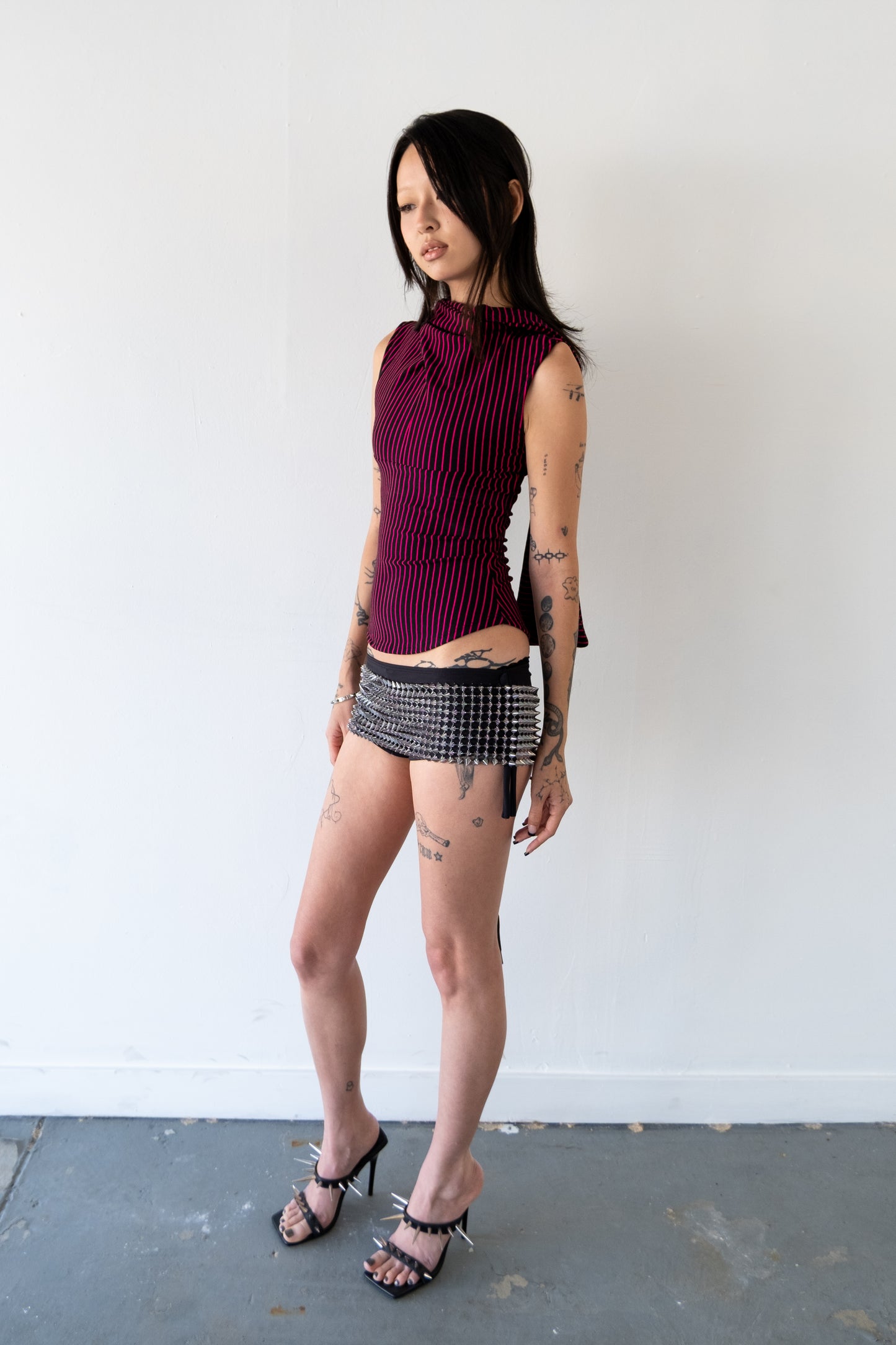 RIBBON TOP IN BLACK & PINK STRIPE
