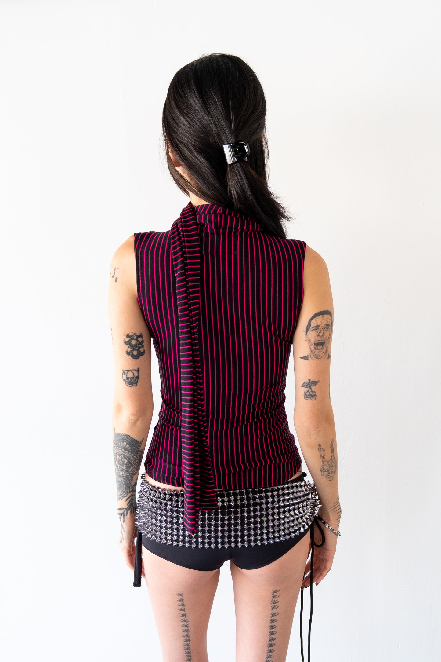 RIBBON TOP IN BLACK & PINK STRIPE