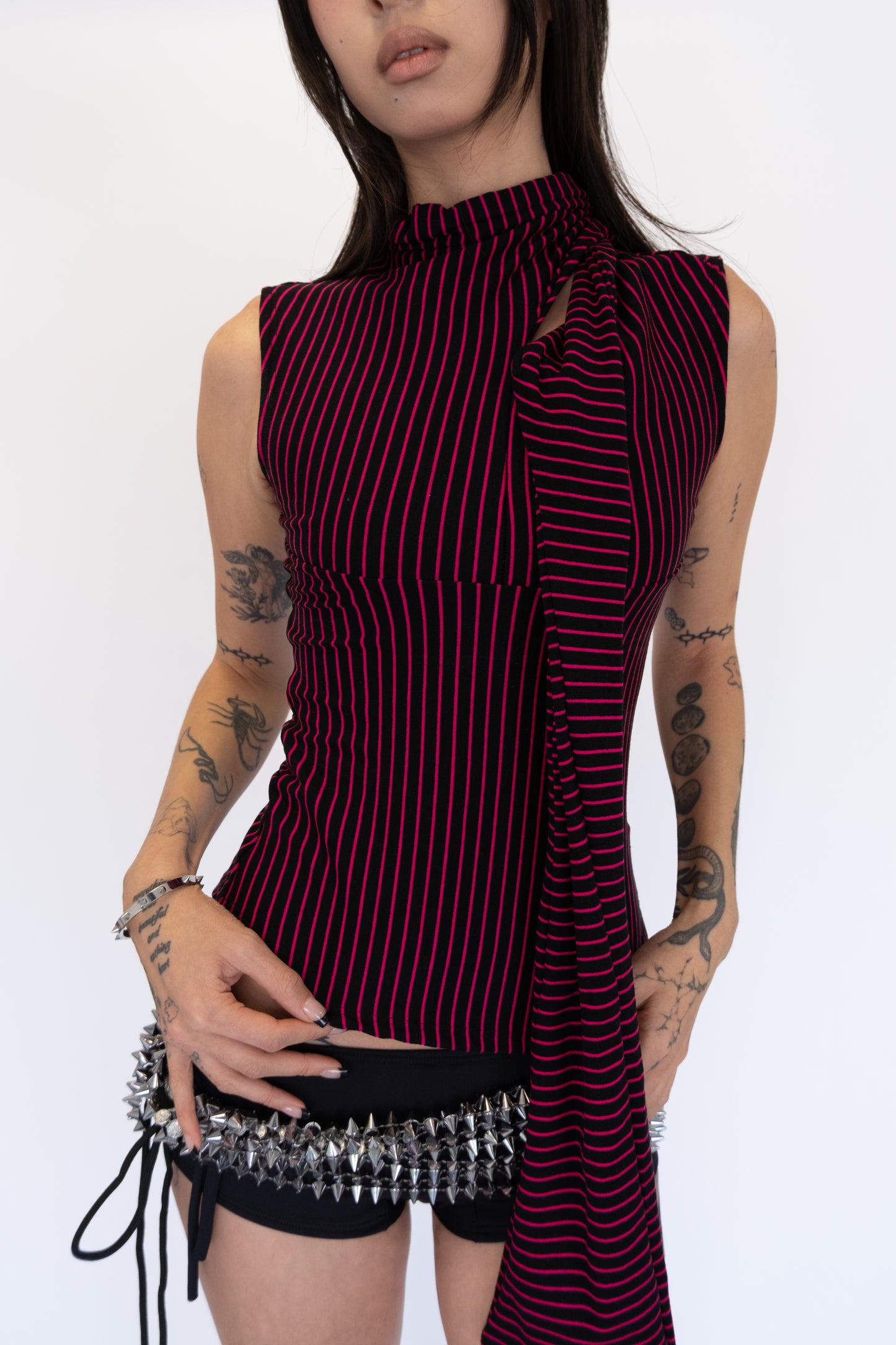 RIBBON TOP IN BLACK & PINK STRIPE