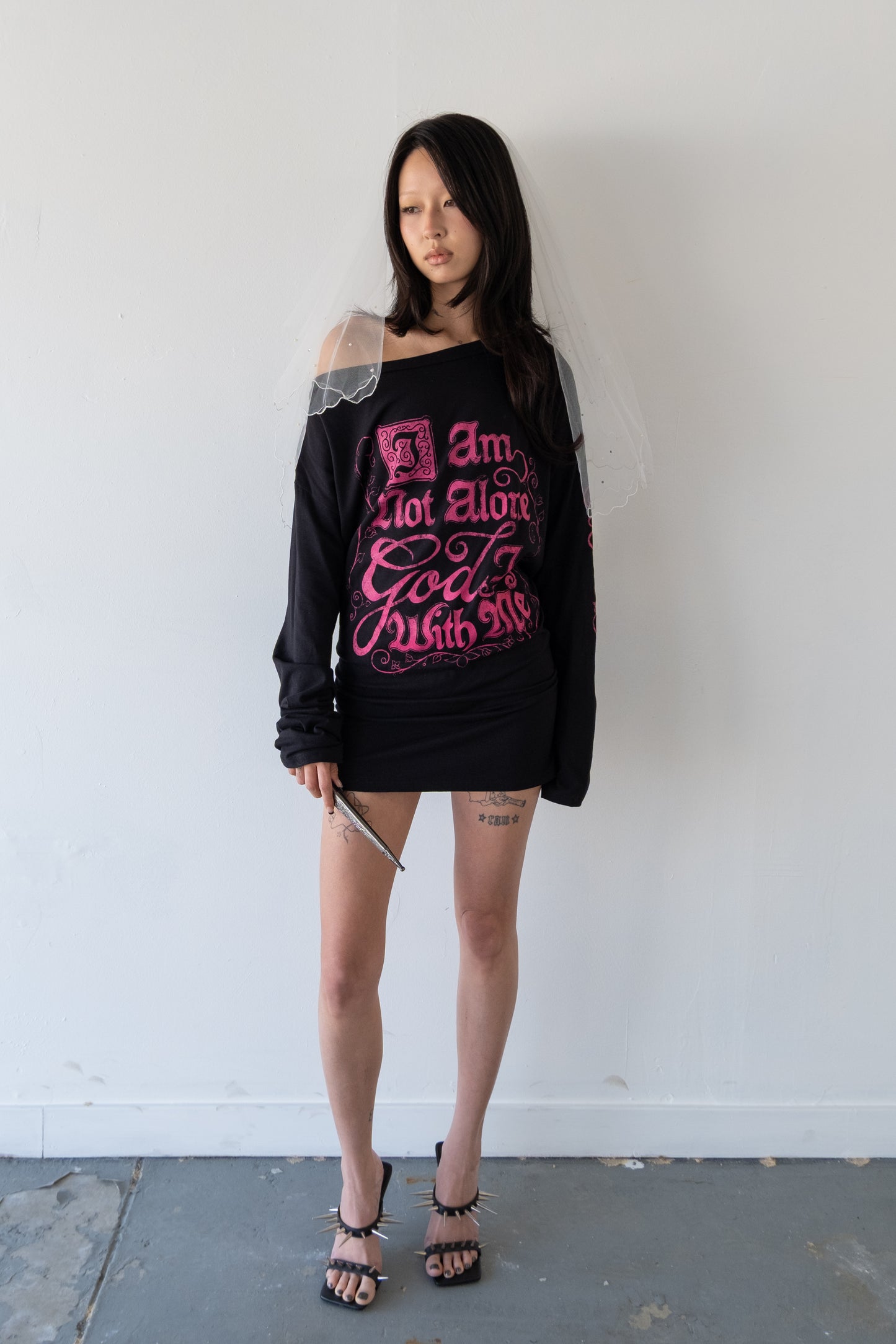 GOD T-SHIRT DRESS IN BLACK
