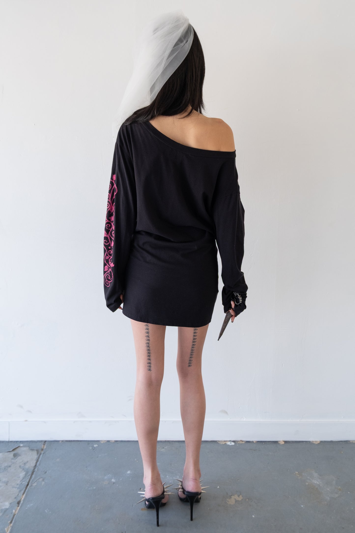 GOD T-SHIRT DRESS IN BLACK